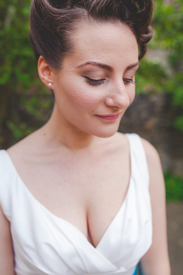 Vintage Bride Bridal Make Up Beauty 1950s Superhero Diner Wedding http://www.cherryredphotography.co.uk/