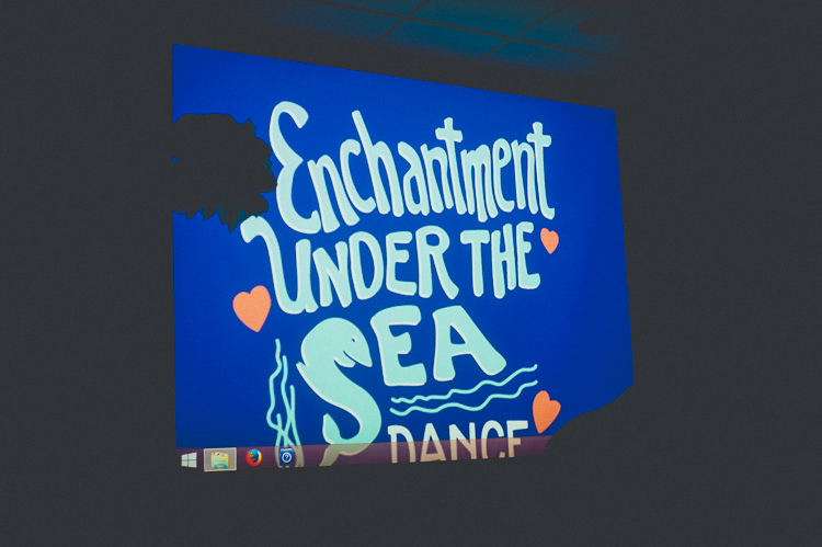 Fun Enchantment Under The Sea Dance Blue London Wedding http://bigbouquet.co.uk/