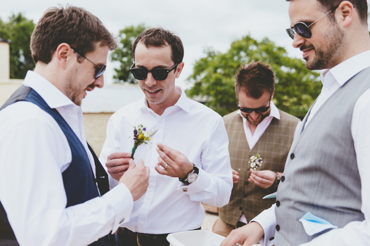 Relaxed Fun Rustic Countryside Barn Wedding http://www.paulunderhill.com/
