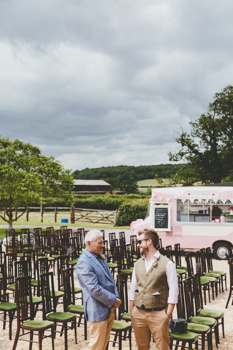 Relaxed Fun Rustic Countryside Barn Wedding http://www.paulunderhill.com/