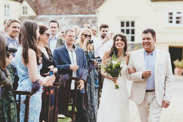 Relaxed Fun Rustic Countryside Barn Wedding http://www.paulunderhill.com/