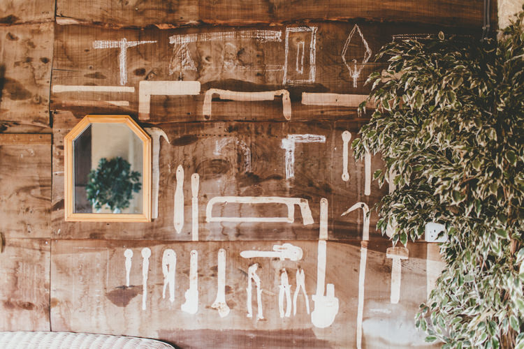 Relaxed Fun Rustic Countryside Barn Wedding http://www.paulunderhill.com/