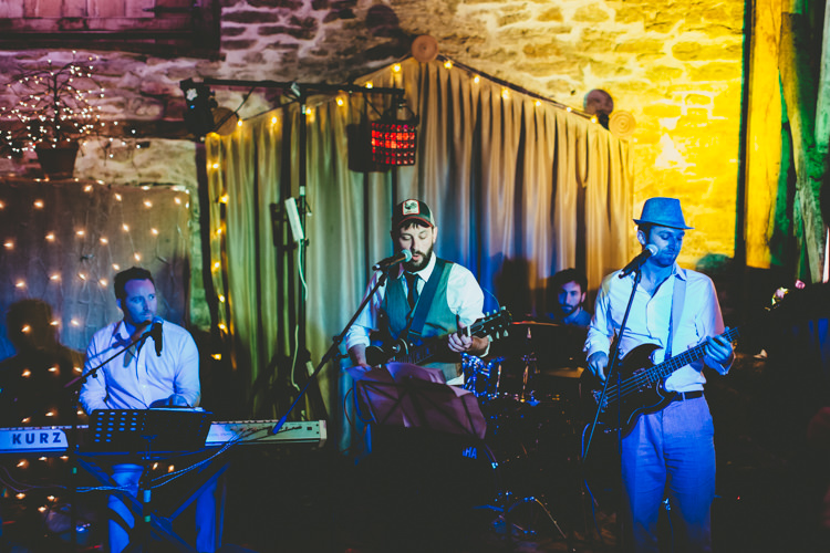 Relaxed Fun Rustic Countryside Barn Wedding http://www.paulunderhill.com/