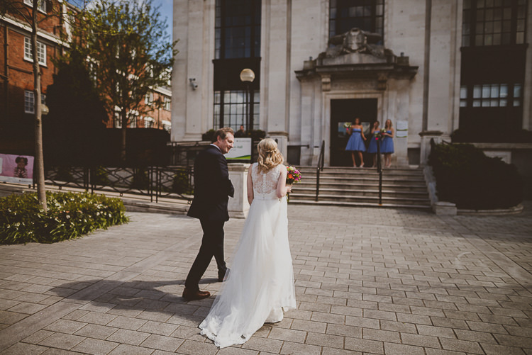 Street Party London Spring Flower Wedding http://www.modernvintageweddings.com/