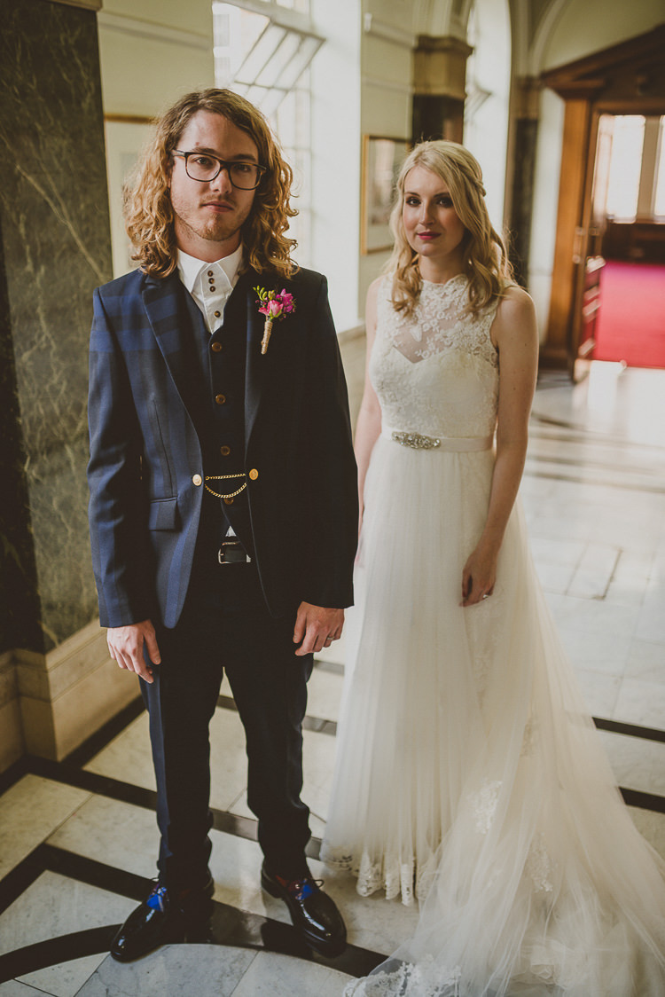 Street Party London Spring Flower Wedding http://www.modernvintageweddings.com/