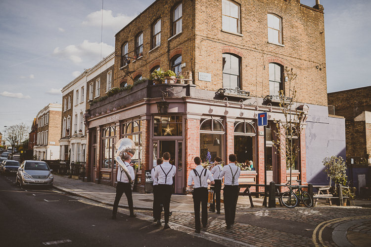 Street Party London Spring Flower Wedding http://www.modernvintageweddings.com/