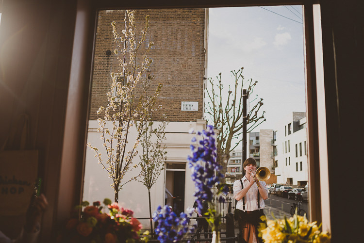 Street Party London Spring Flower Wedding http://www.modernvintageweddings.com/