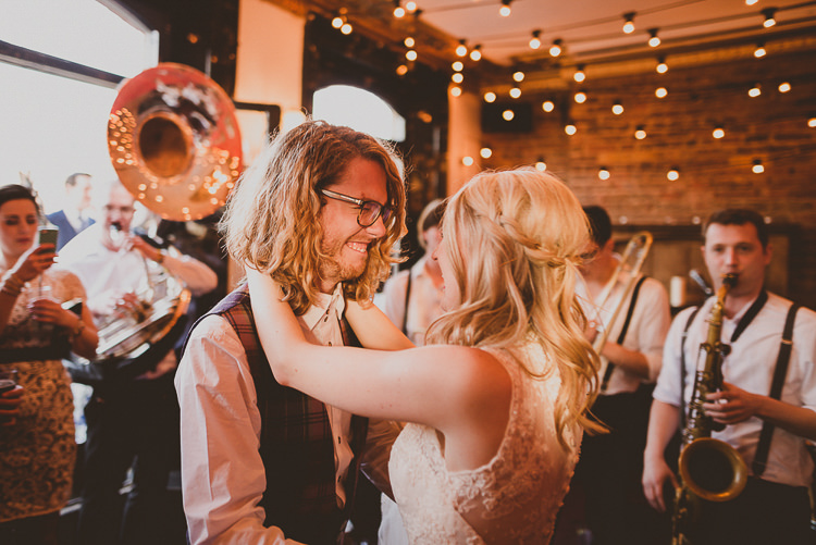 Street Party London Spring Flower Wedding http://www.modernvintageweddings.com/