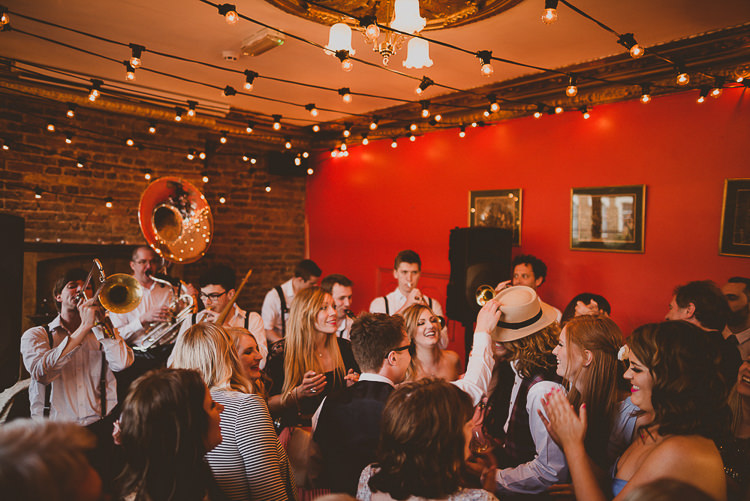 Street Party London Spring Flower Wedding http://www.modernvintageweddings.com/
