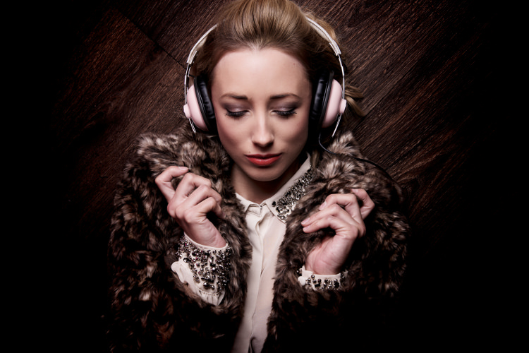 DJ Gems Wedding Entertainment UK Directory Supplier