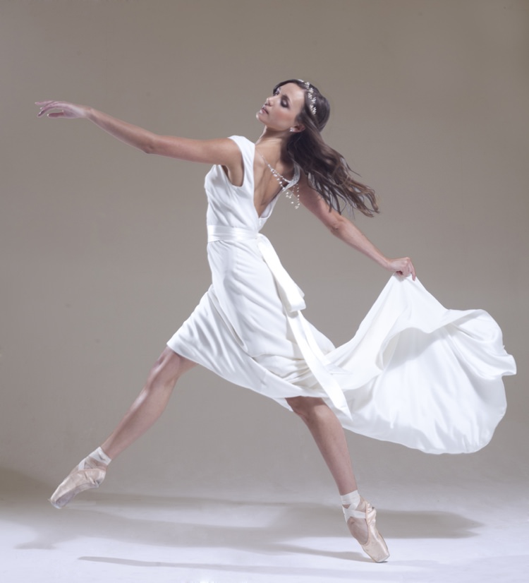 Sabina Motasem 2016 ' En Pointe' Collection Lilian