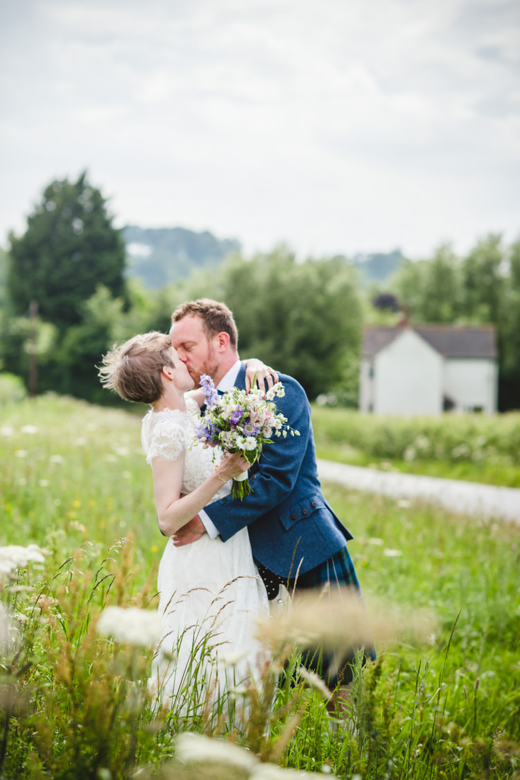 Rustic Country Marquee Foliage Gingham Wedding http://www.sophieduckworthphotography.com/