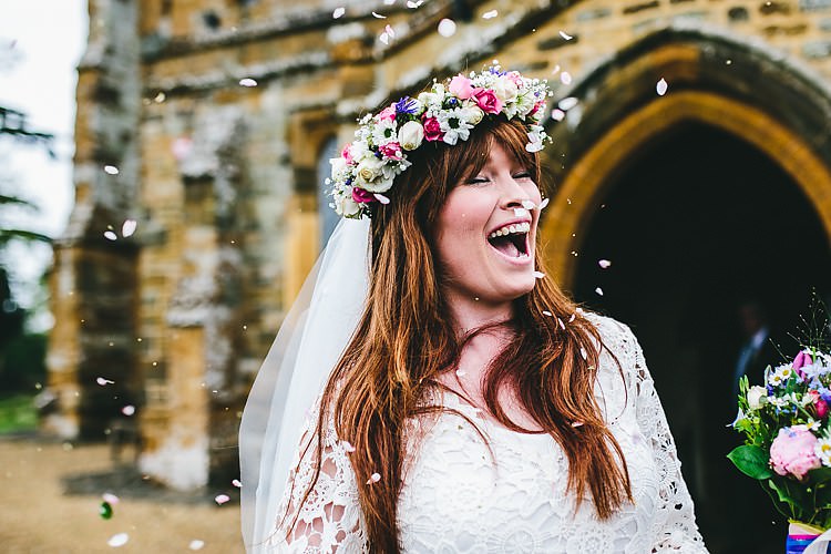 Flower Crown Veil Bride Bridal Wedding Ideas Inspiration http://storry.co.uk/