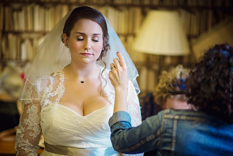 Shoulder Mid Length Veils Blushe Wedding Bride Bridal Ideas Inspiration http://www.photographybyvicki.co.uk/