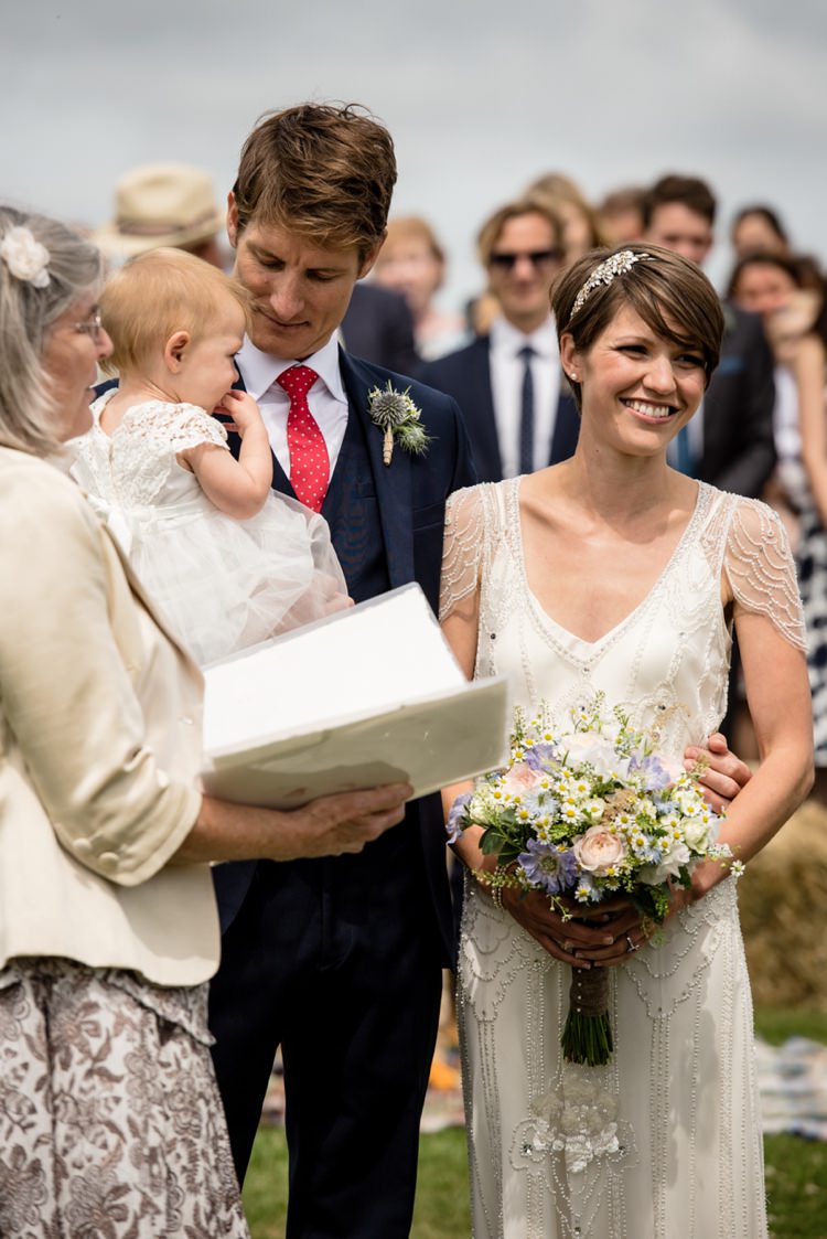 Beautiful Country Barn Relaxed Family Wedding http://hollybobbins.com/