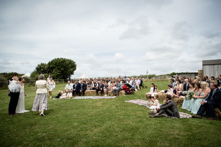 Beautiful Country Barn Relaxed Family Wedding http://hollybobbins.com/