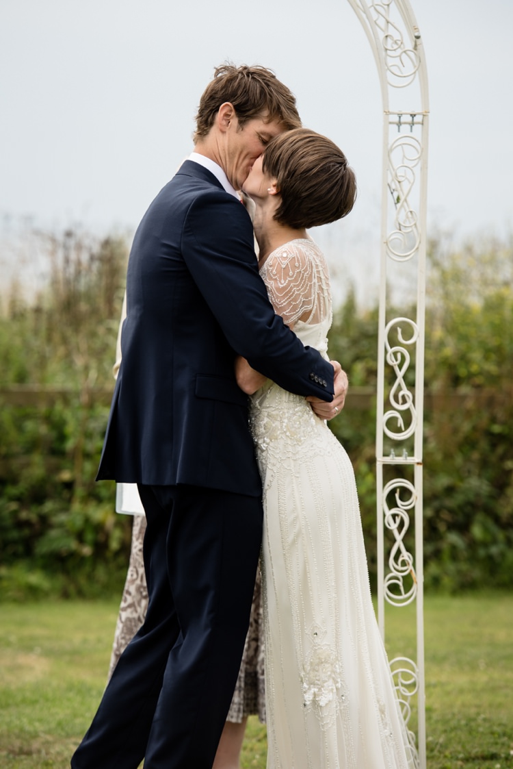Beautiful Country Barn Relaxed Family Wedding http://hollybobbins.com/