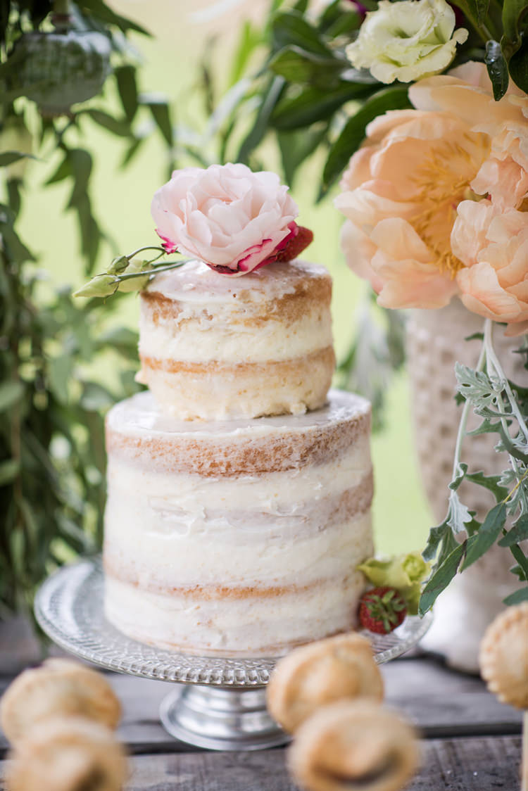 Naked Buttercream Cake Layer Sponge Whimsical Soft Floral Meadow Wedding Ideas http://www.jbcreatives.co.uk/