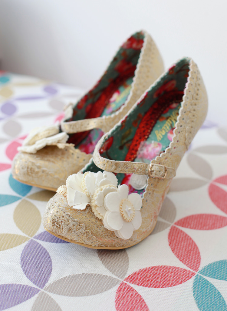 Casual Summer Outdoor Beach Wedding http://www.lifephotographic.com/