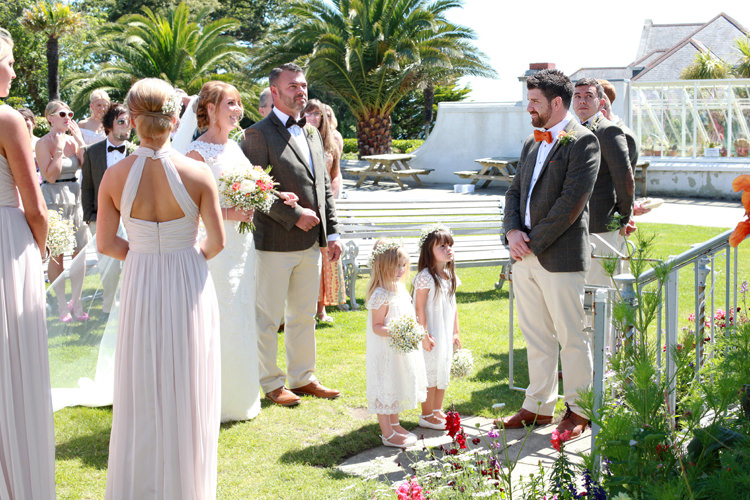 Casual Summer Outdoor Beach Wedding http://www.lifephotographic.com/