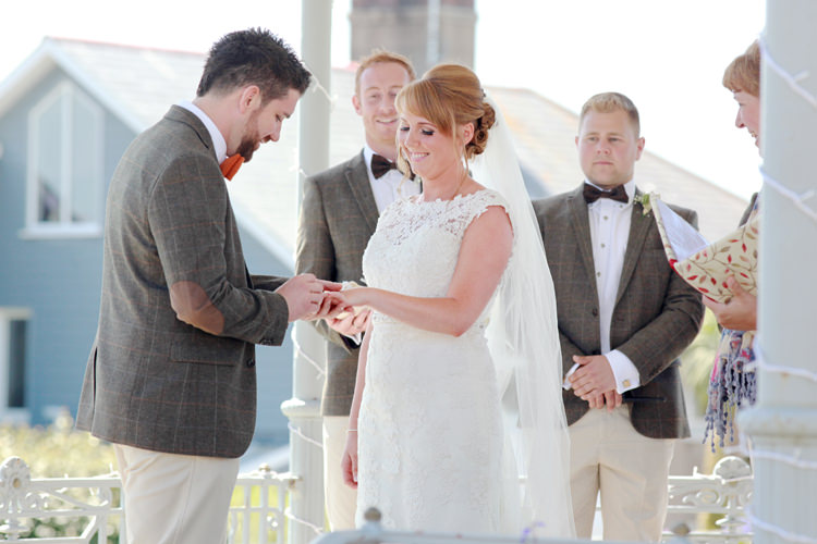 Casual Summer Outdoor Beach Wedding http://www.lifephotographic.com/