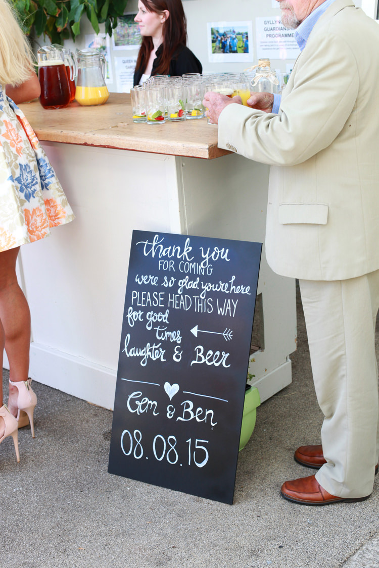 Casual Summer Outdoor Beach Wedding http://www.lifephotographic.com/