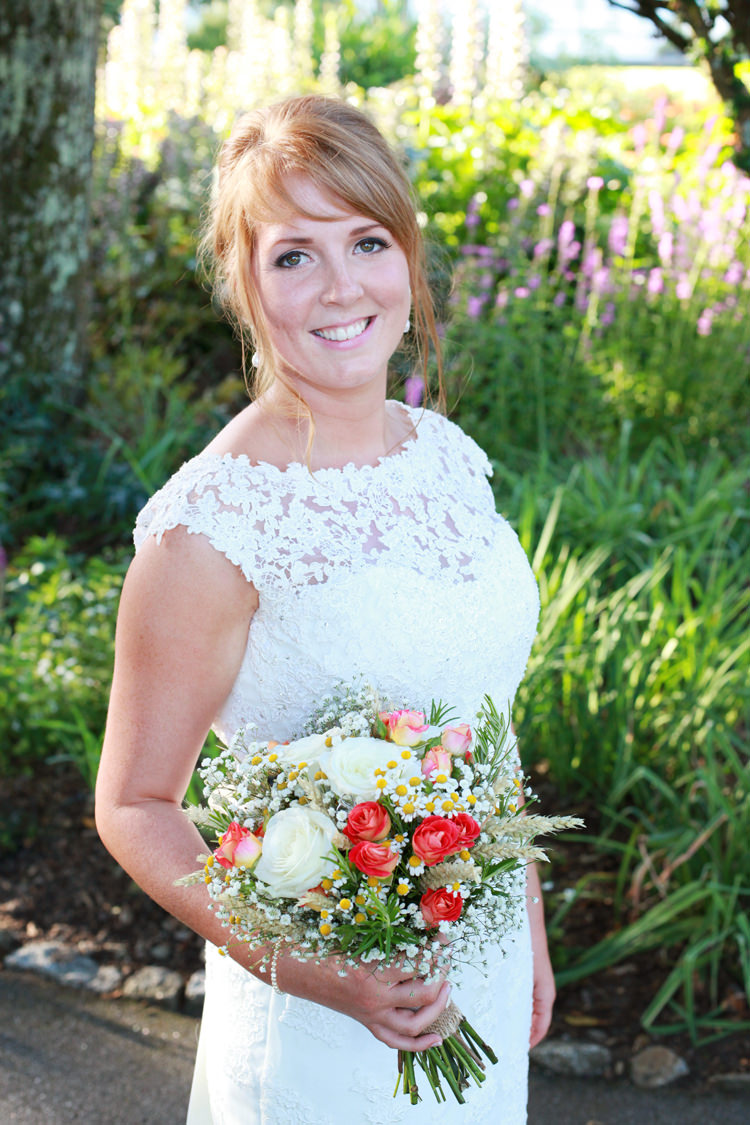 Casual Summer Outdoor Beach Wedding http://www.lifephotographic.com/
