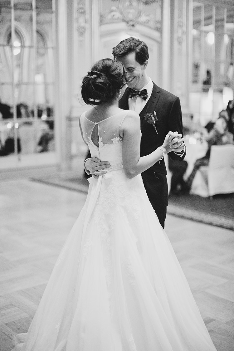 Grand Classic Beauty City Sweden Wedding http://smallpigart.se/en/