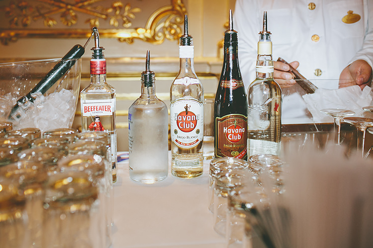 Grand Classic Beauty City Sweden Wedding http://smallpigart.se/en/