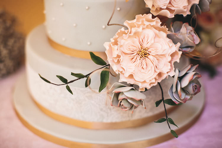 Sugar Icing Flowers Cake Fun Games Festival Tipi Wedding http://www.redonblonde.com/