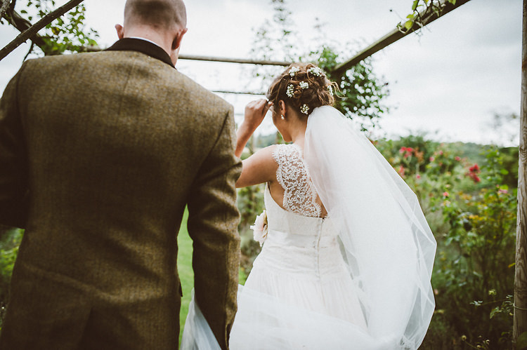 Veil Bride Bridal Flowers Hair Local Fun Home Made Marquee Wedding http://www.alextentersphotography.co.uk/