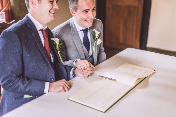 Masculine Simple Rustic Pub Wedding http://www.neilwilliamshaw.co.uk/