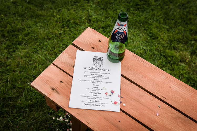 Outdoor Lakeside DIY Wedding http://julietmckeephotography.co.uk/