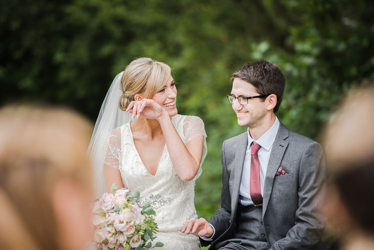 Outdoor Lakeside DIY Wedding http://julietmckeephotography.co.uk/