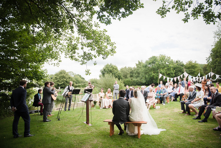 Outdoor Lakeside DIY Wedding http://julietmckeephotography.co.uk/