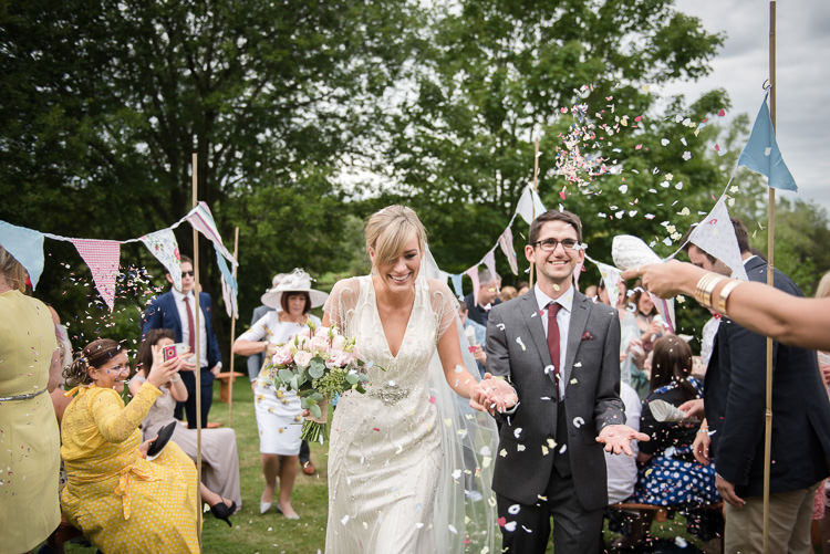Confetti Outdoor Lakeside DIY Wedding http://julietmckeephotography.co.uk/