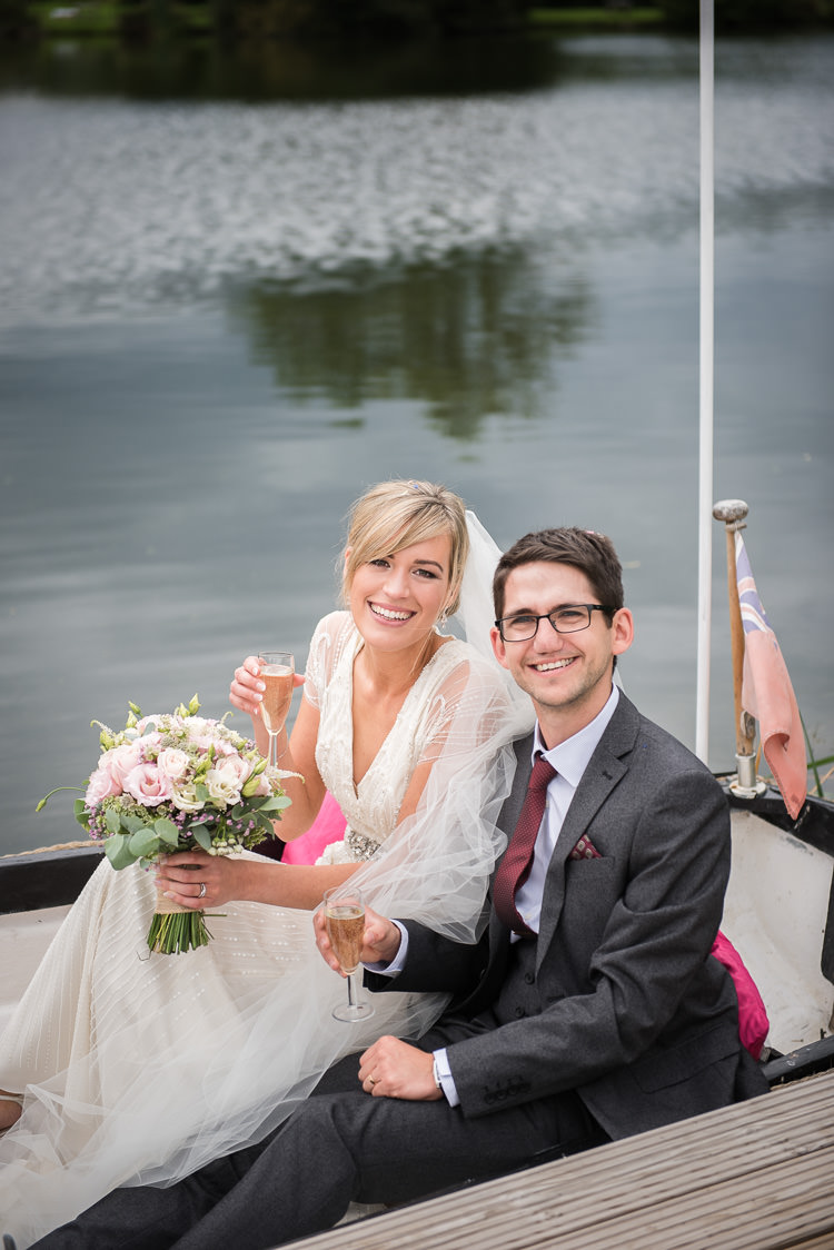 Outdoor Lakeside DIY Wedding http://julietmckeephotography.co.uk/