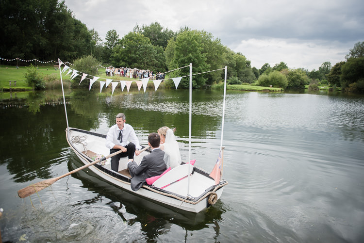 Outdoor Lakeside DIY Wedding http://julietmckeephotography.co.uk/