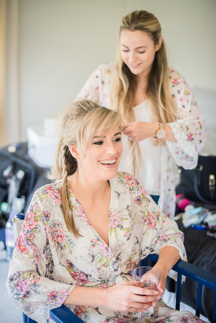 Outdoor Lakeside DIY Wedding http://julietmckeephotography.co.uk/
