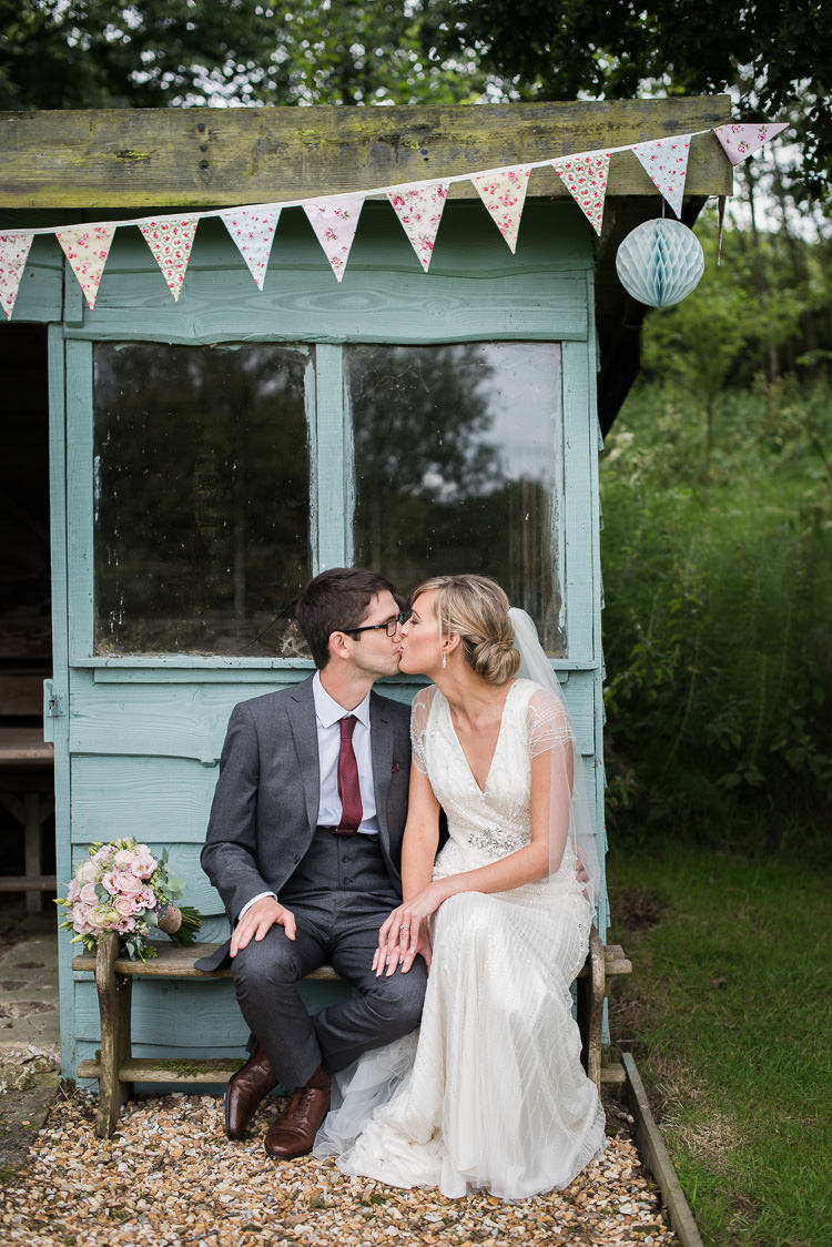 Outdoor Lakeside DIY Wedding http://julietmckeephotography.co.uk/