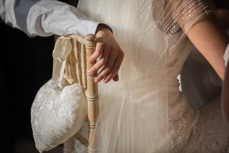 Outdoor Lakeside DIY Wedding http://julietmckeephotography.co.uk/