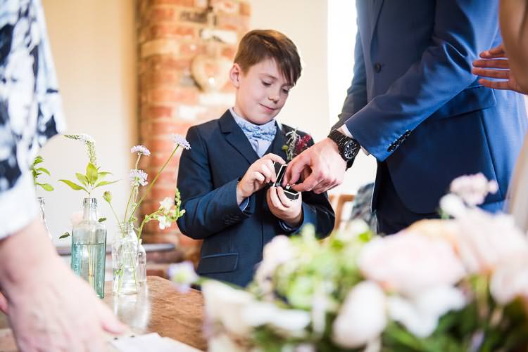Pretty White Summer Informal Wedding http://www.jessicagracephotography.com/