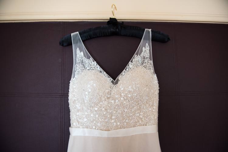 Pretty White Summer Informal Wedding http://www.jessicagracephotography.com/