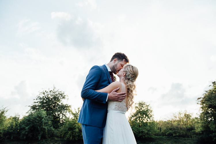 Pretty White Summer Informal Wedding http://www.jessicagracephotography.com/