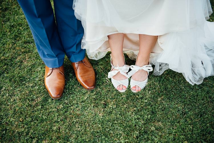 Pretty White Summer Informal Wedding http://www.jessicagracephotography.com/