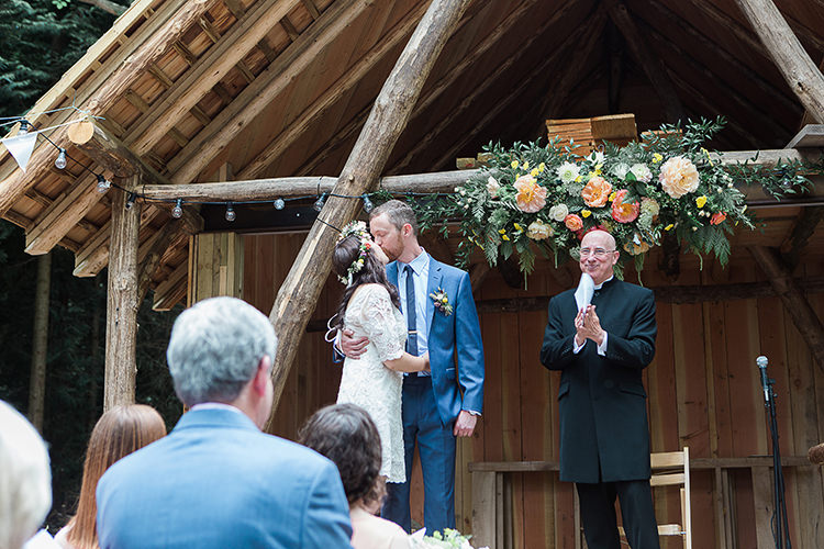 Indie Hand Made Outdoor Woodland Wedding http://www.ilariapetrucci.co.uk/