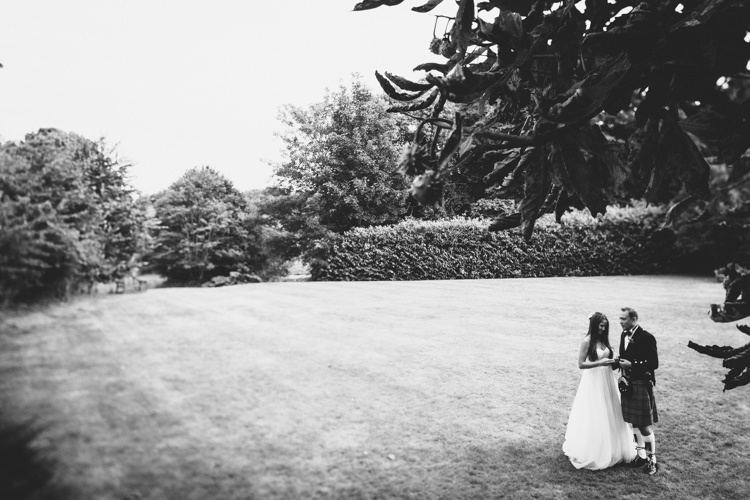 Floral Country Folk Wedding http://www.colinclay.com/