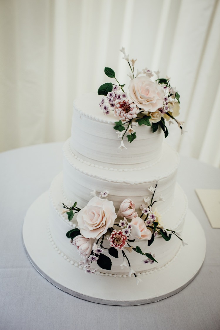 Cake Floral Country Folk Wedding http://www.colinclay.com/