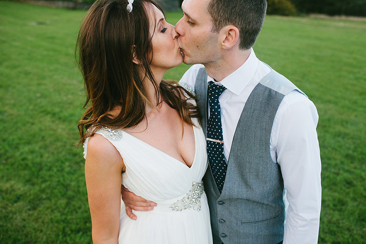 Stylish Outdoor Tipi Wedding http://www.danhoughphoto.com/