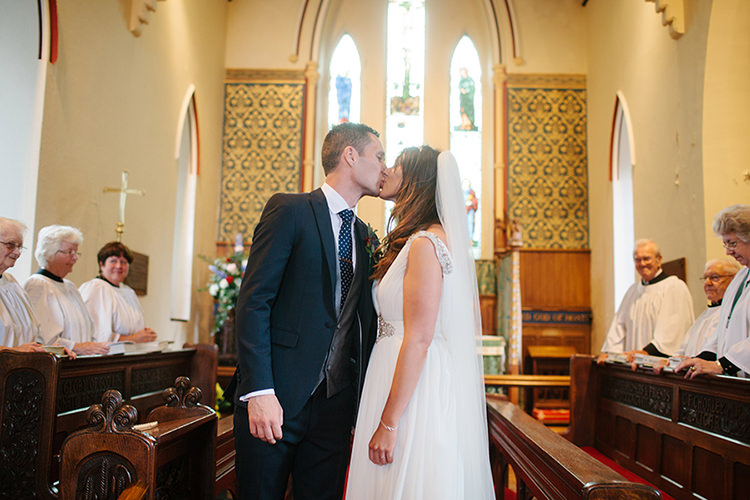 Stylish Outdoor Tipi Wedding http://www.danhoughphoto.com/